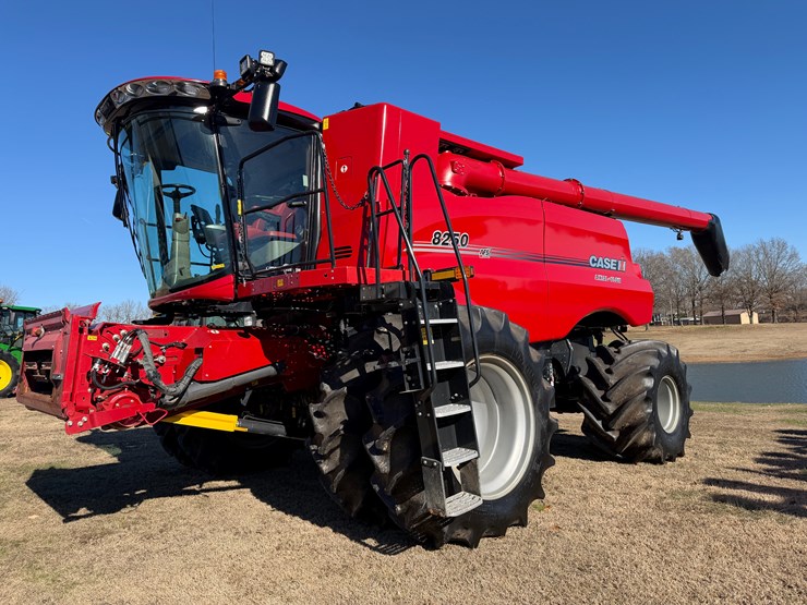 case-ih-8250-image-1