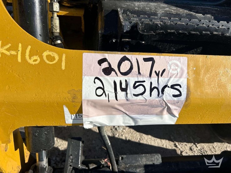 2017-caterpillar-249d-compact-track-loader-skid-steer-image-25