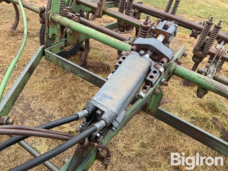 john-deere-field-cultivator-image-9