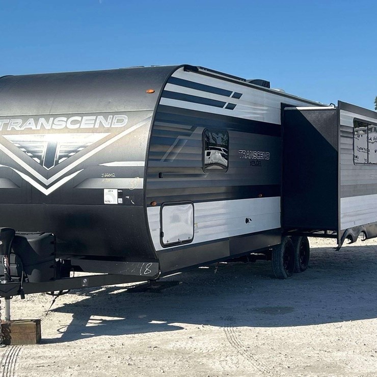 2022 Transcend Xplor 245RL 30ft. T/A Travel Trailer