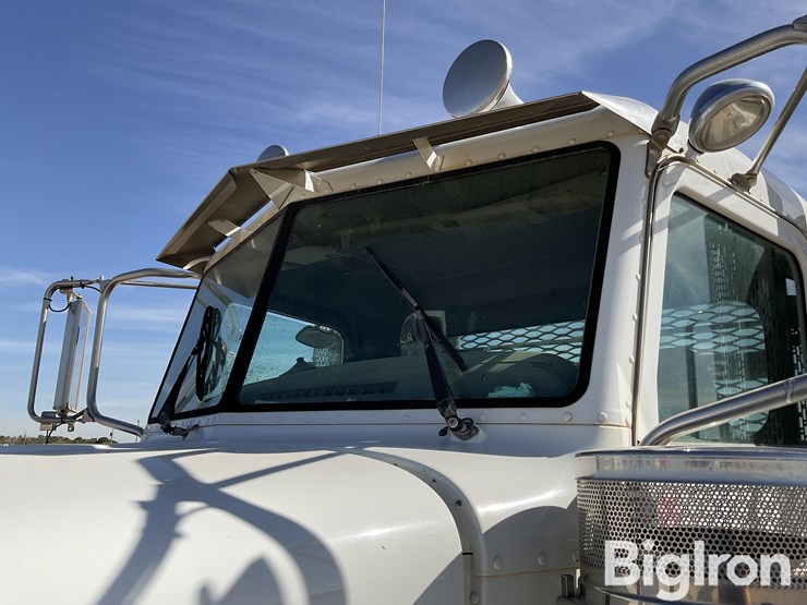 peterbilt-367-image-18