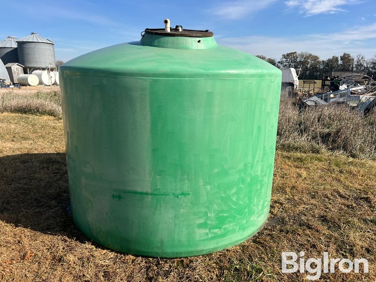 1300-gal-poly-tank-image-3