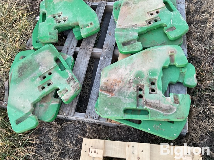 john-deere-suitcase-weights-&-bracket-image-13