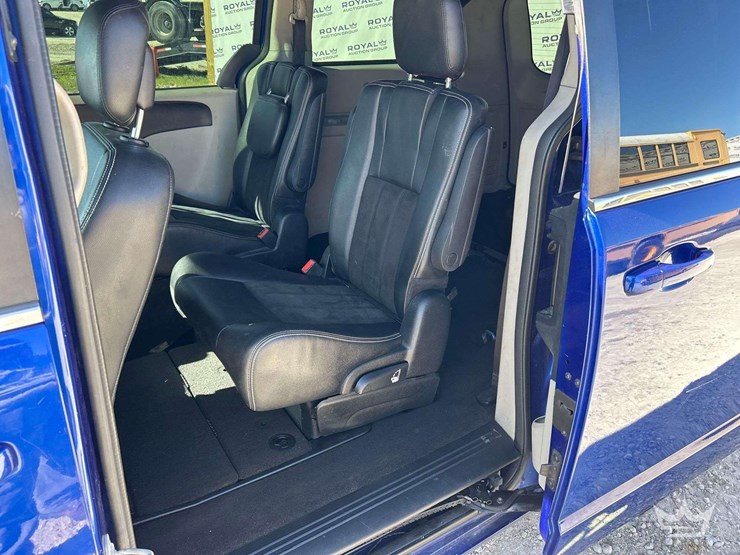 2019-dodge-grand-caravan-image-17