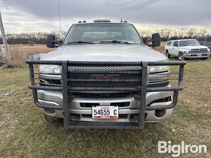 gmc-sierra-2500-image-2