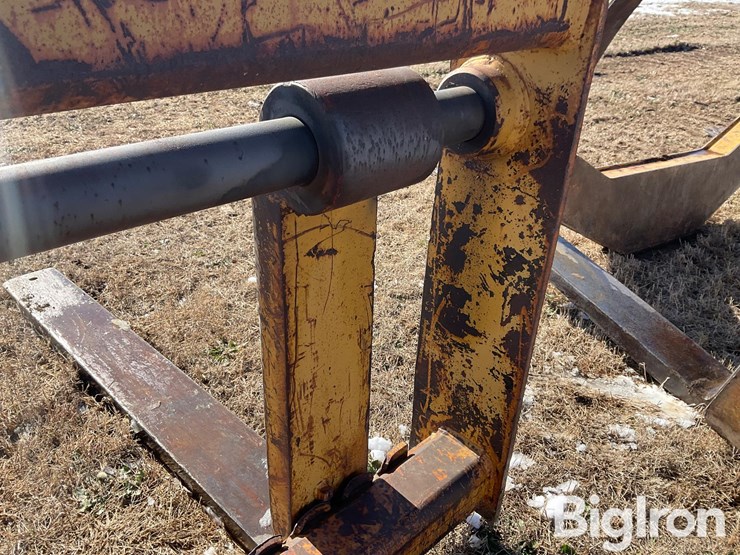 2009-caterpillar-60-image-18