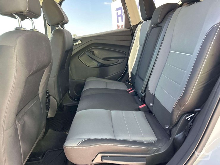 2015-ford-escape-image-23