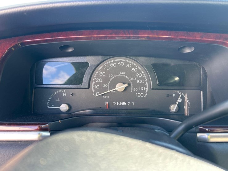 2003-lincoln-town-car-limo-image-20