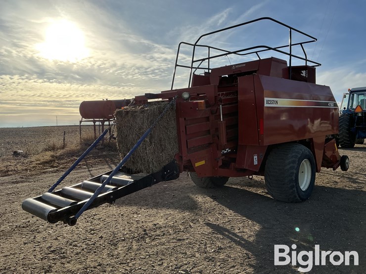 hesston-4760-image-5