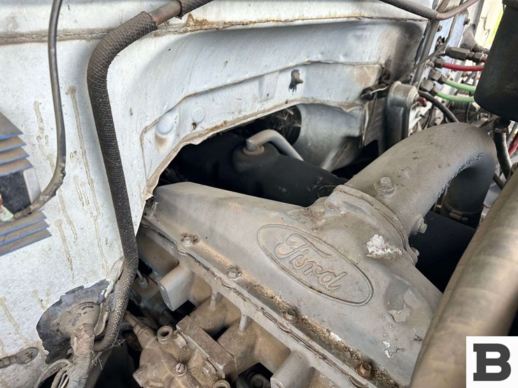 1988-ford-b700-image-21