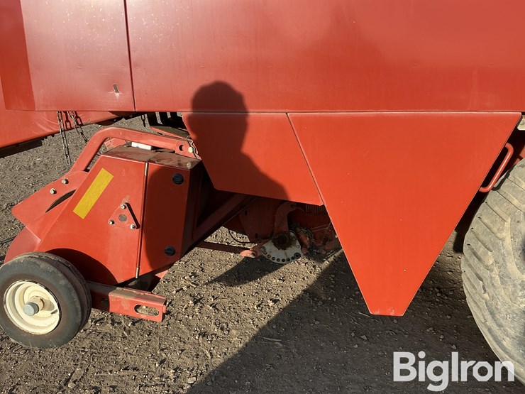 hesston-4760-image-16