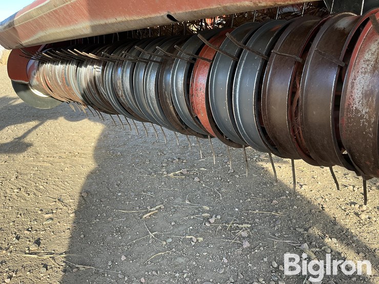 hesston-4760-image-13