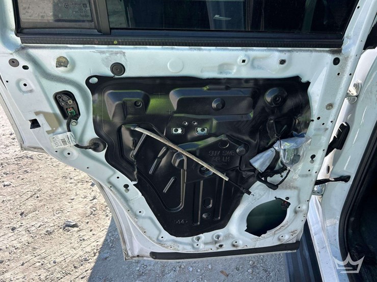 2018-chevrolet-tahoe-image-22