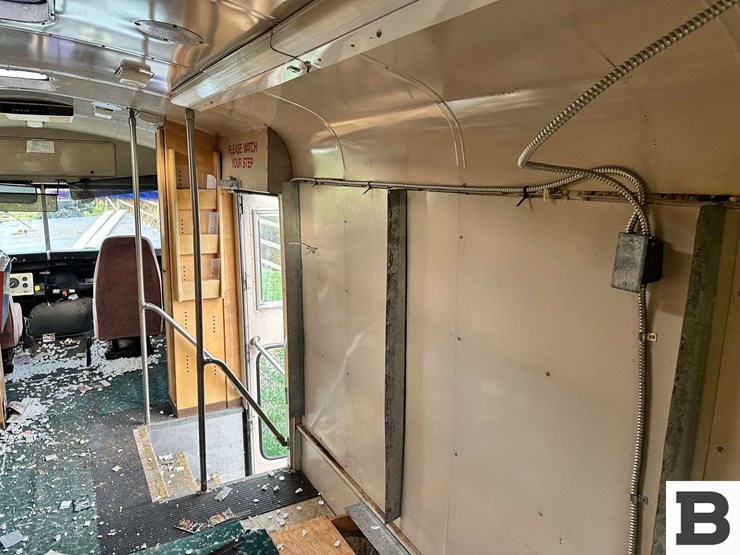 1988-ford-b700-image-29