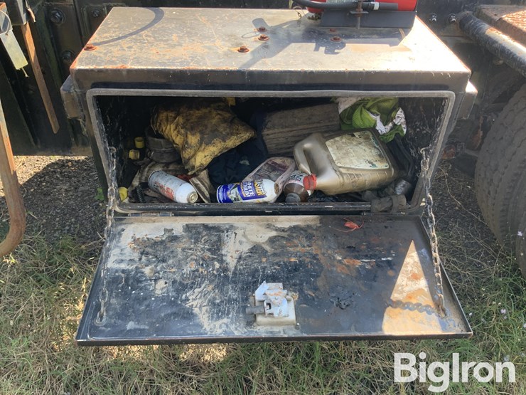 2012-kenworth-t800-image-14