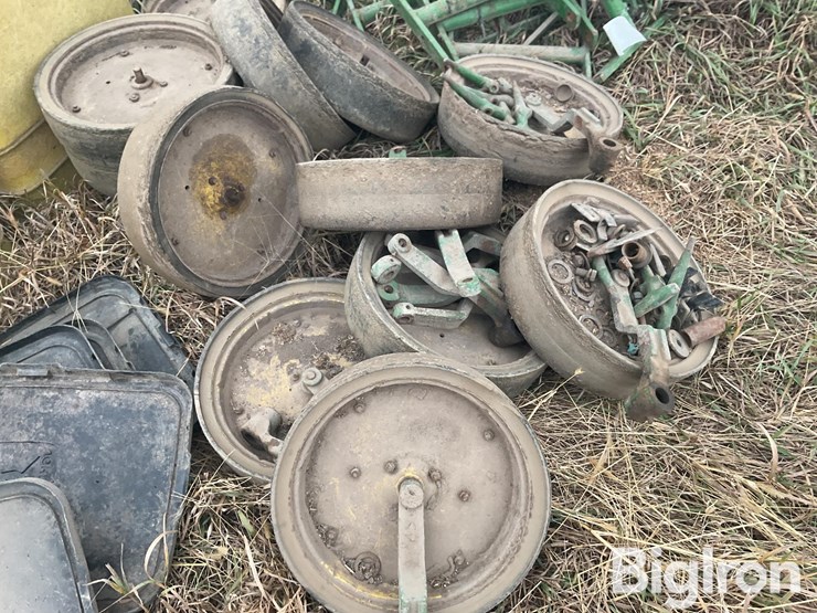 john-deere-7000-image-17