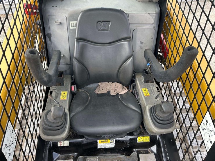 2019-caterpillar-259d-image-12