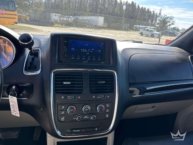 2019-dodge-grand-caravan-image-16