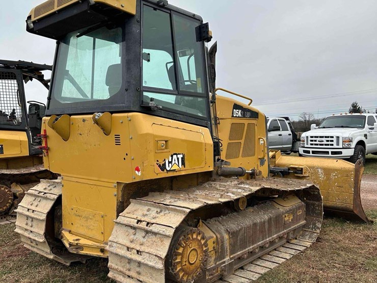 2015-caterpillar-d5k2-lgp-image-9