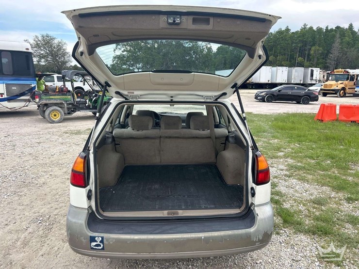 2001-subaru-outback-awd-suv-image-18