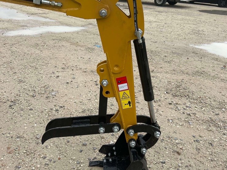 unused-2025-cfg-industrial-h15r-mini-excavator-image-11