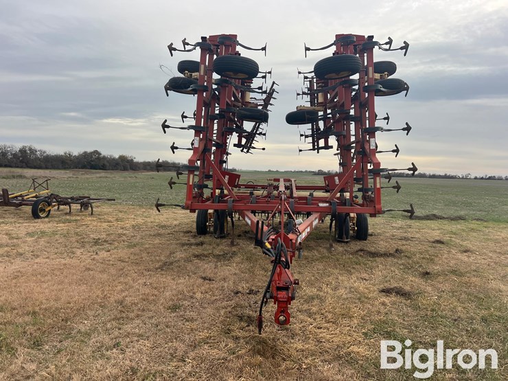 krause-4240-field-cultivator-image-2