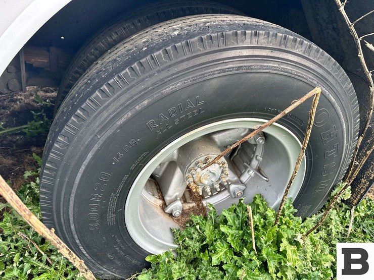 1988-ford-b700-image-7