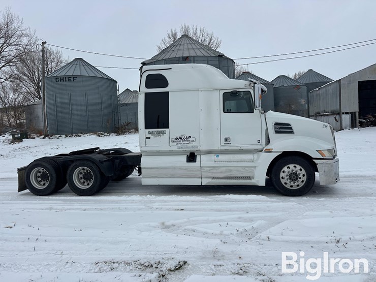 2016-western-star-5700xe-image-4