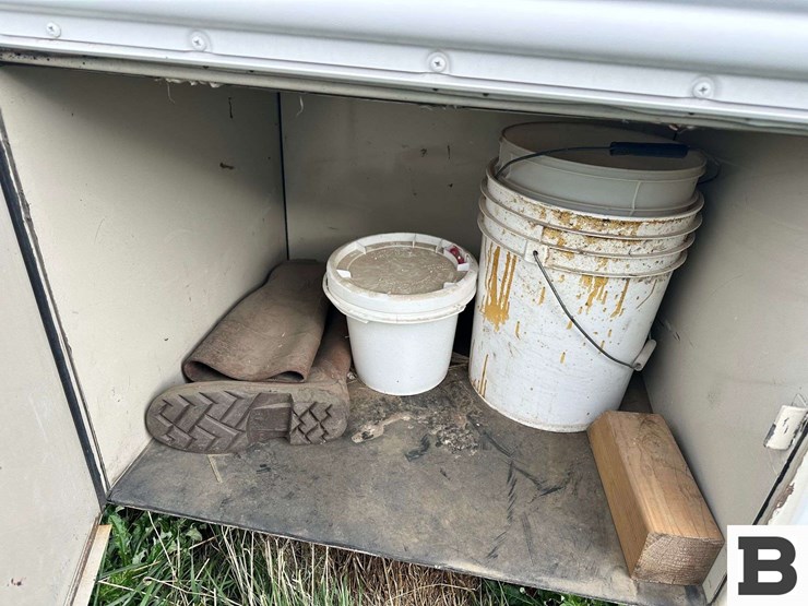 1988-ford-b700-image-11