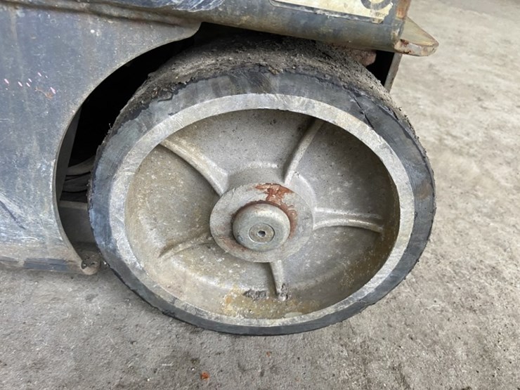 2005-jlg-20dvl-image-14