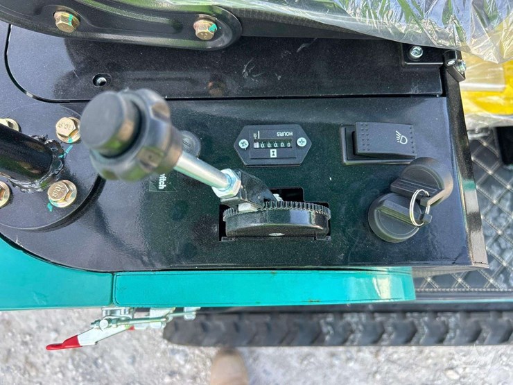 unused-2025-cfg-industrial-qh12r-mini-excavator-image-8