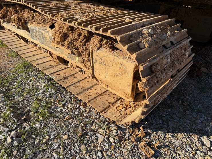 caterpillar-320-image-7