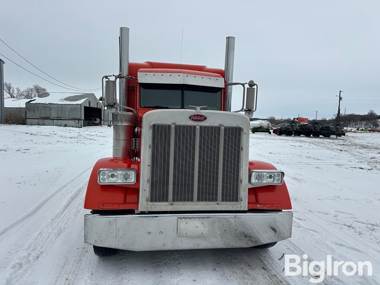 2005-peterbilt-379-image-2