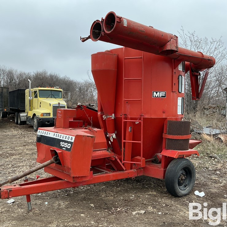 MASSEY-FERGUSON 1050