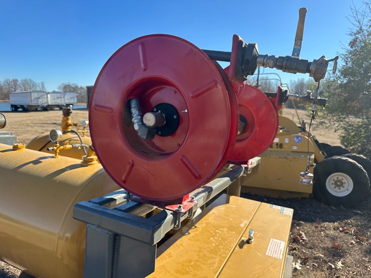 #35579-•-2015-sage-oil-vac-8'-s/a-lube-trailer-vin:-1z9bu317fa092026-image-15