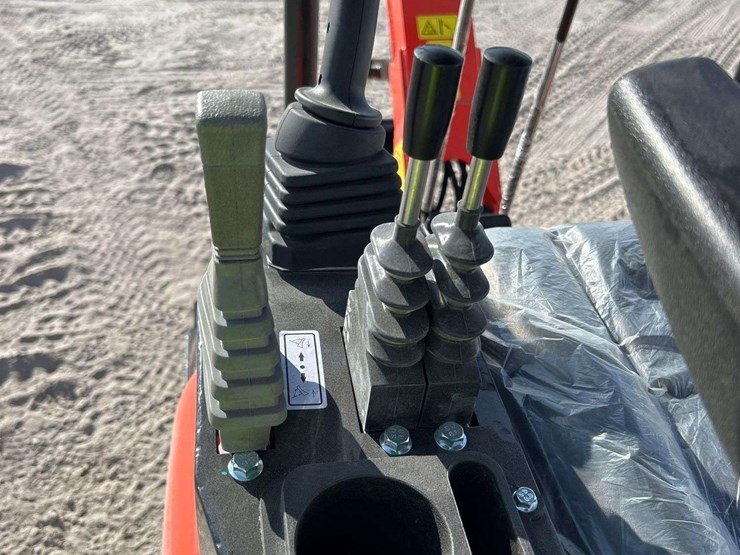 2025-cfg-industrial-nt20-cz-mini-excavator-image-7