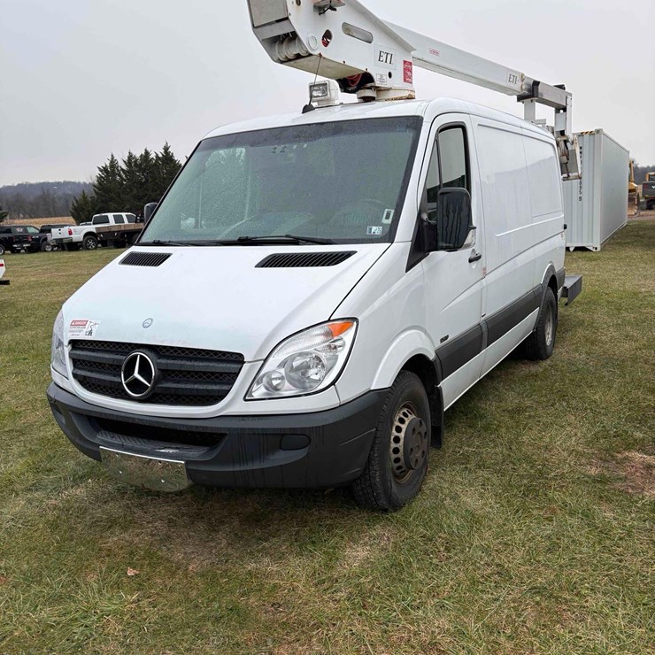 2013 Mercedes Benz Bucket Truck