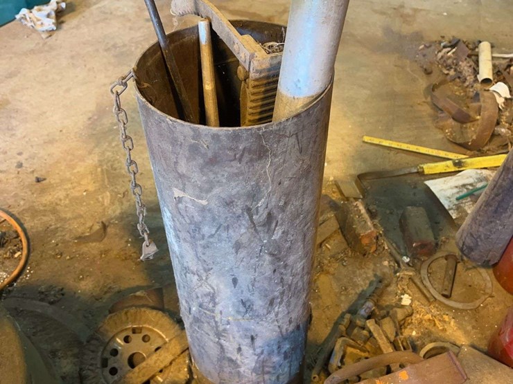 grinder-buffer,-jack-stands,-and-head-image-6