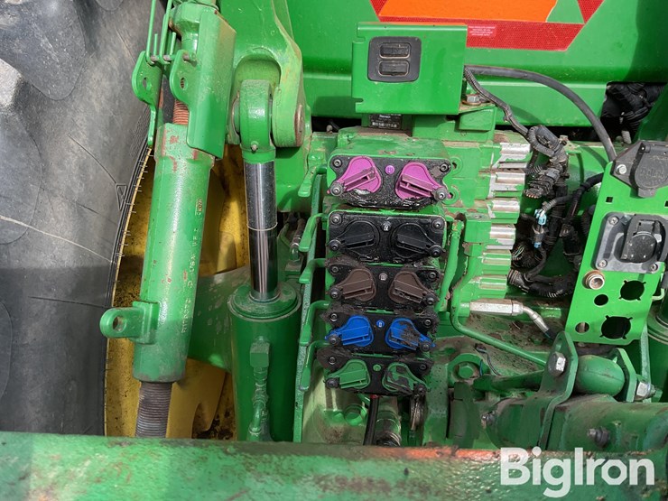 john-deere-8260r-image-15