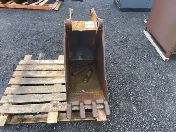 17"-dig-bucket-image-2