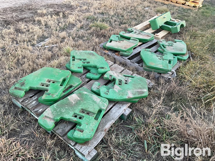 john-deere-suitcase-weights-&-bracket-image-8
