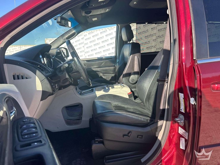 2019-dodge-grand-caravan-image-11