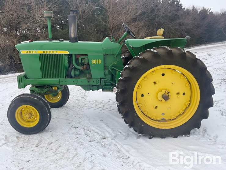 john-deere-3010-image-8