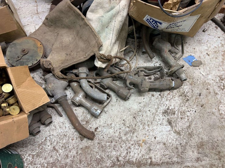 contents-of-wood-working-room-image-20