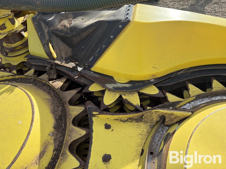 2022-john-deere-772-image-17