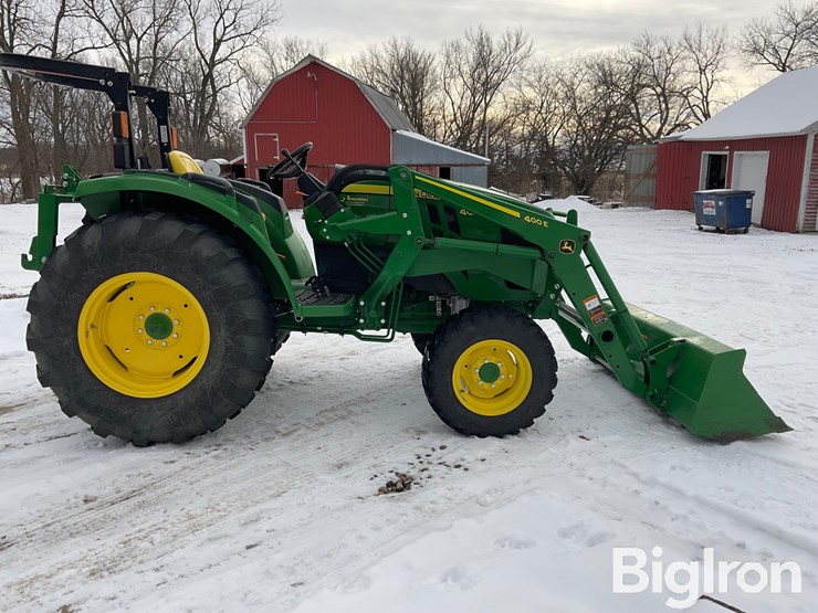 john-deere-4044m-image-4