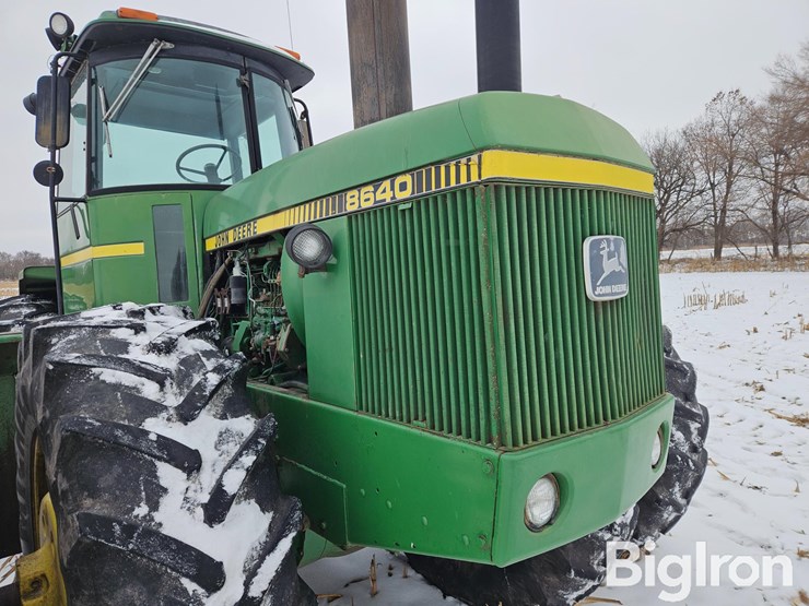 john-deere-8640-image-10