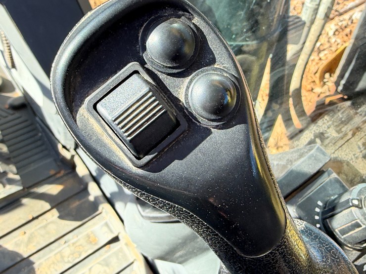 caterpillar-320-image-49