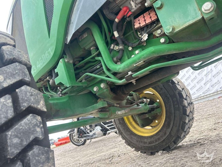 2016-john-deere-4044r-42hp-4wd-utility-tractor-image-21