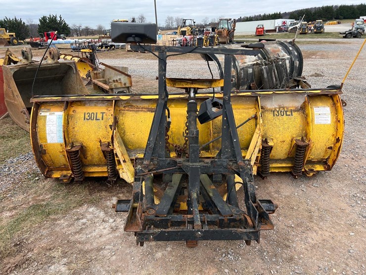 9’-fisher-snow-plow-with-minute-mount-image-6